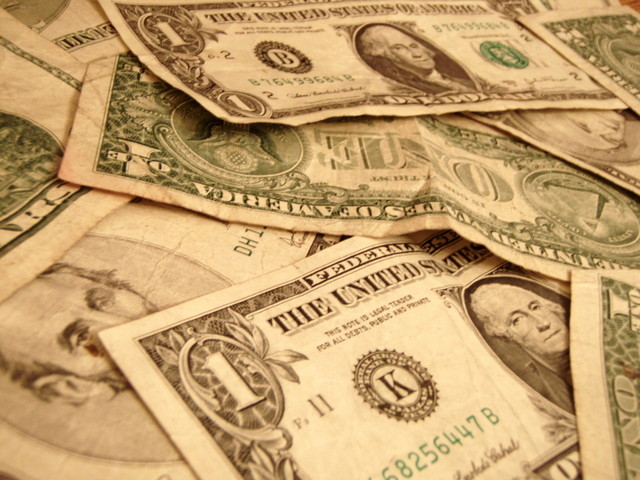 money-1239608-640x480.jpg
